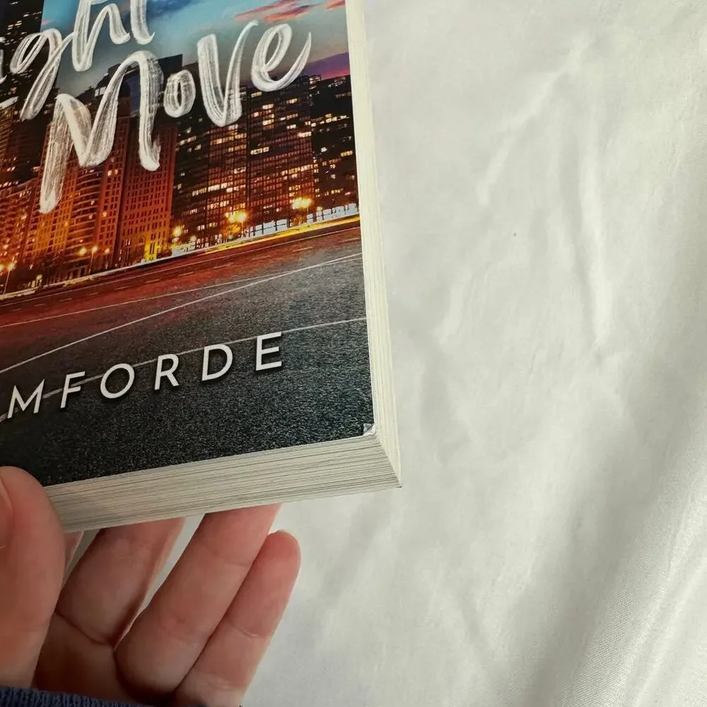 The Right Move Liz Tomforde OOP Indie Skyline Cover Paperback Windy City #2